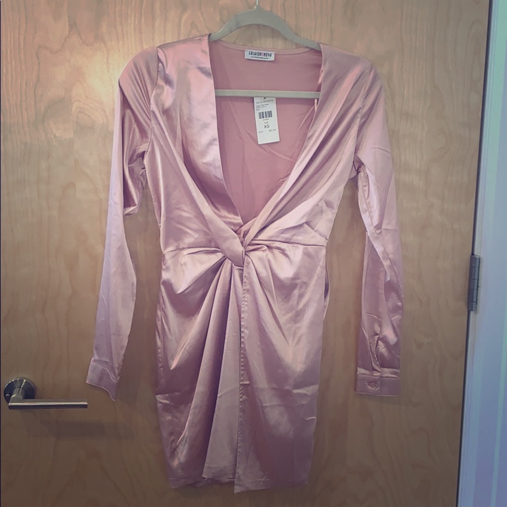 Fashion Nova blush dress size XS